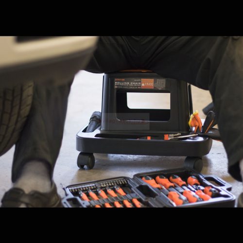 Gurulós szék szerszámtartóval