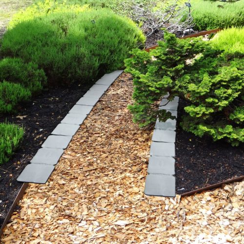 Leszúrható gyepszegély 24,5x10 cm 4db/csom.