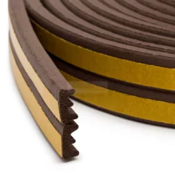 Öntapadós ajtó- ablakszigetelő