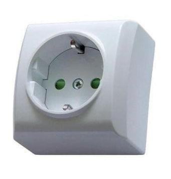 Mini falon kívüli földelt dugalj gyermekvédelemmel fehér