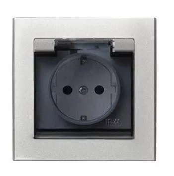 Sonata földelt csapfedeles dugalj gyermekvédelemmel IP44 Ezüst