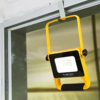   Kinyitható munkalámpa - 10 W LED - akkumulátoros, vízálló