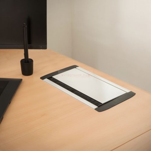 Irodai asztalba rejtett elosztó 3db dugalj + 2db USB csatlakozóval