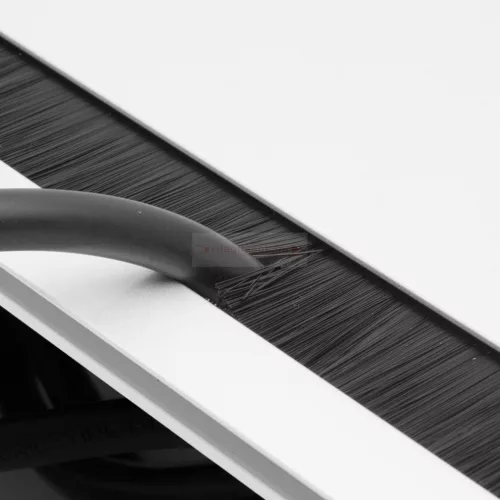 Irodai asztalba rejtett elosztó 3db dugalj + 2db USB csatlakozóval