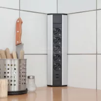   Sarokelosztó 5db gyermekvédelemmel ellátott dugaljjal + 2db USB