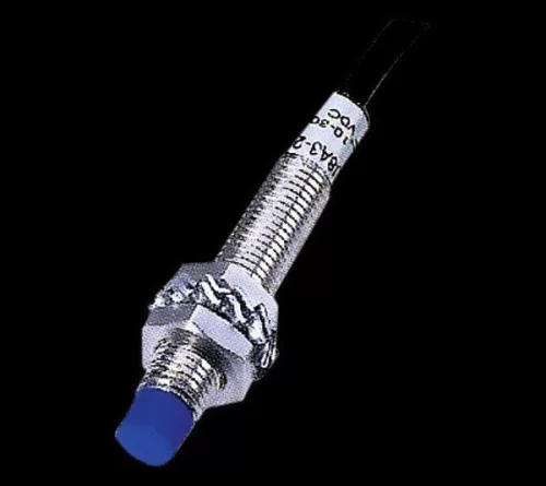 Közelítés érzékelő EL-LM8-3002 DC PNP NC