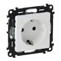   Legrand Valena Life 2P+F csatlakozóaljzat, csavaros vezetékbekötéssel fehér keret nélküli IP20