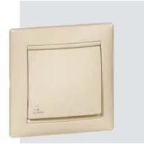 Legrand Valena 1 pólusú kapcsoló IP44 elefántcsont