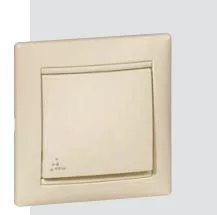 Legrand Valena 1 pólusú kapcsoló IP44 elefántcsont