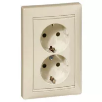 Legrand Valena 2x2P+F dugalj elefántcsont