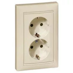 Legrand Valena 2x2P+F dugalj elefántcsont