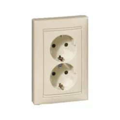   Legrand Valena 2x2P+F dugalj gyermekvédelemmel elefántcsont