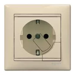   Legrand Valena 2P+F komplett dugalj kiemelővel elefántcsont