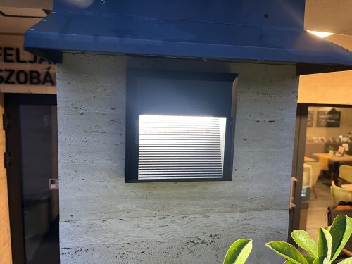 Lépcsővilágító oldalfali LED lámpa 8W - négyzet - fekete - természetes fehér - IP65