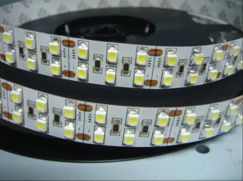 Led szalag SMD3528 19,2W/m 240 led/m beltéri dekor meleg fehér