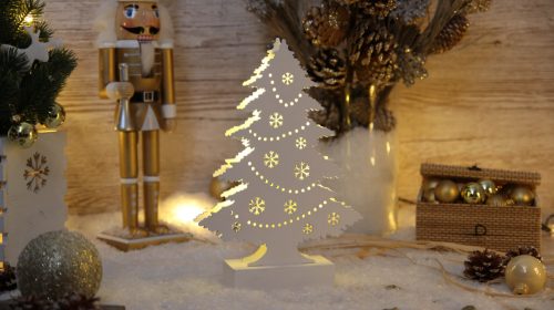 Karácsonyi LED hópelyhes fenyő, fehér, fa, elemes