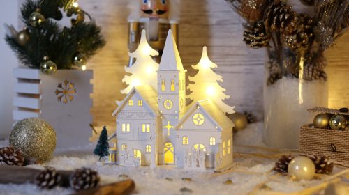 Karácsonyi templom LED dekoráció, fa, elemes, 6+18h, 10LED, 3000K, 3xAA