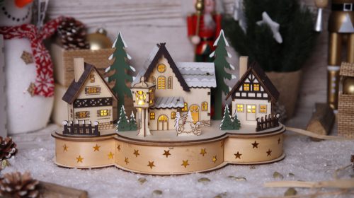 Karácsonyi LED falu dekoráció, fa, elemes, 6+18h, 7LED, 3000K, 2xAA