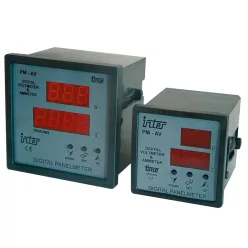  Digitális amper és voltmérő állítható áramváltó áttétellel 96×96mm, 500V AC, 0-9500/5A AC