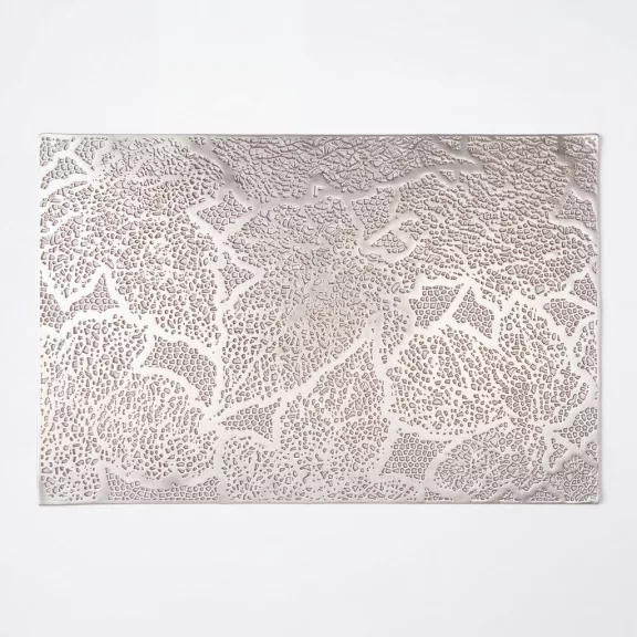 Tányéralátét - levélmintás - PVC - 45 x 30 cm - ezüst
