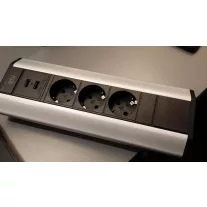 Asztali elosztó, sarokba illeszthető 3x2P+F 2X USB aljzat