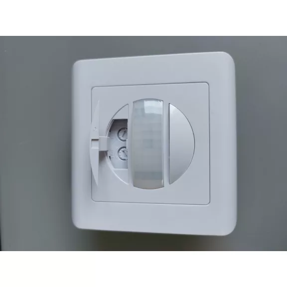 LED Mozgásérzékelős kapcsoló süllyeszthető 160° CR1400