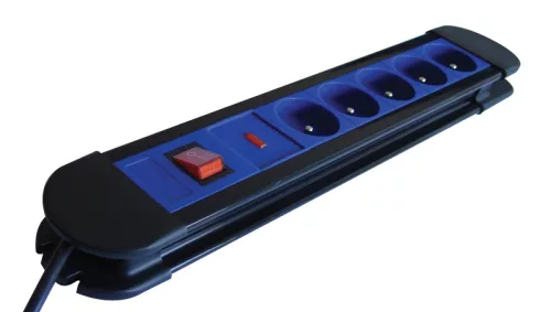 5-ös elosztó kapcsolóval, túlfeszvédelemmel, csapos kivitel 3M