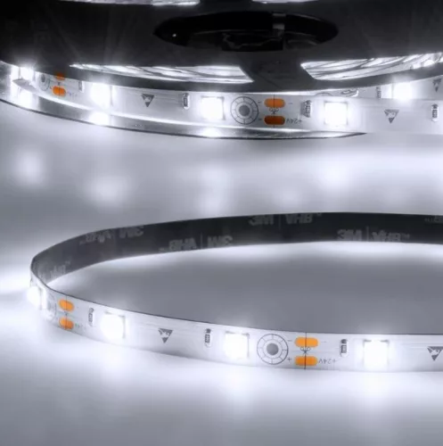 Prémium LED szalag 24V HEQ lencse IP20 17W/m 1700Lm/m 6000K 5 méter