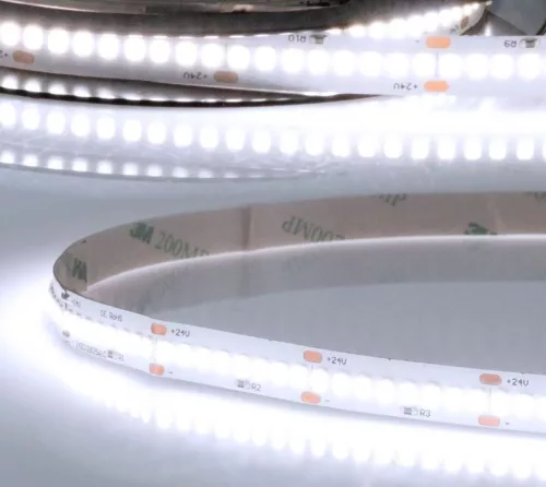 Prémium LED szalag 24V HEQ IP20 32W/m 4700Lm/m 6000K 5 méter
