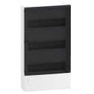 Schneider RESI9 MP Kiselosztó, füstszínű átlátszó ajtó, falon kívüli, 3x12 modul, PEN sín, komplett, fehér