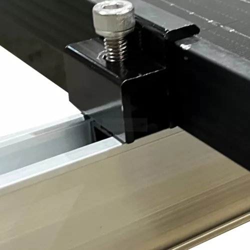 MountKit Napelem köztes leszorító fekete 30-40mm földelőlapkával
