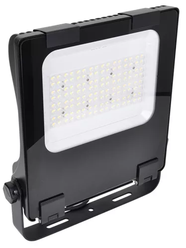 LED fényvető, aszimmetrikus 100-240VAC,50/60Hz,100W,13.500lm,4000K,IP66,EEI=D