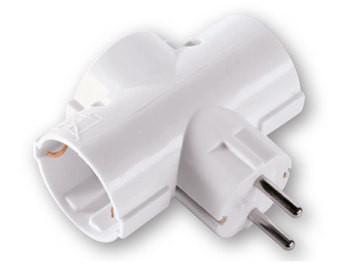 Védőérintkezős T elosztó