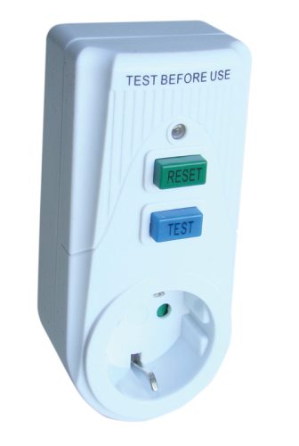 Áram-védőkapcsolós adapter, oldalsó védőérintkezővel