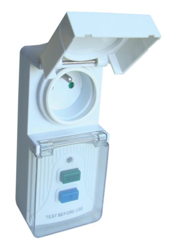 Áram-védőkapcsolós adapter, csapos védőérintkezővel IP44