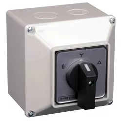   Tokozott közvetlen Y-D motorkapcsoló 400V, 50Hz, 32A, 11kW, 64×64mm, IP44