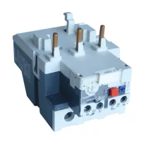   Termikus túláramvédelmi relé TR1F segédkontaktorokhoz 690V, 0-400Hz, 55-70A, 1×NC+1×NO