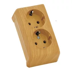 Vera földelt dupla dugalj bükk