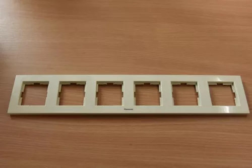 Panasonic Karre Plus 6-os sorolókeret vízszintes bézs